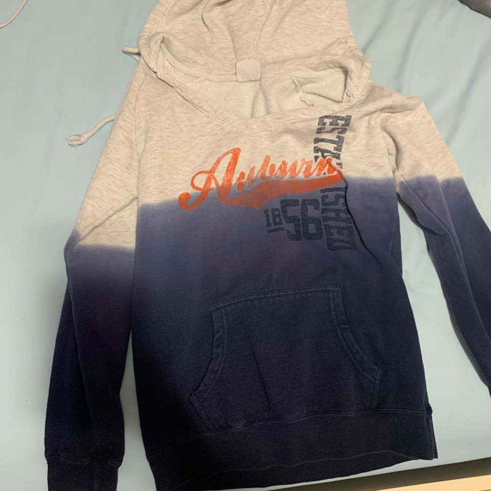 A womens auburn pullover